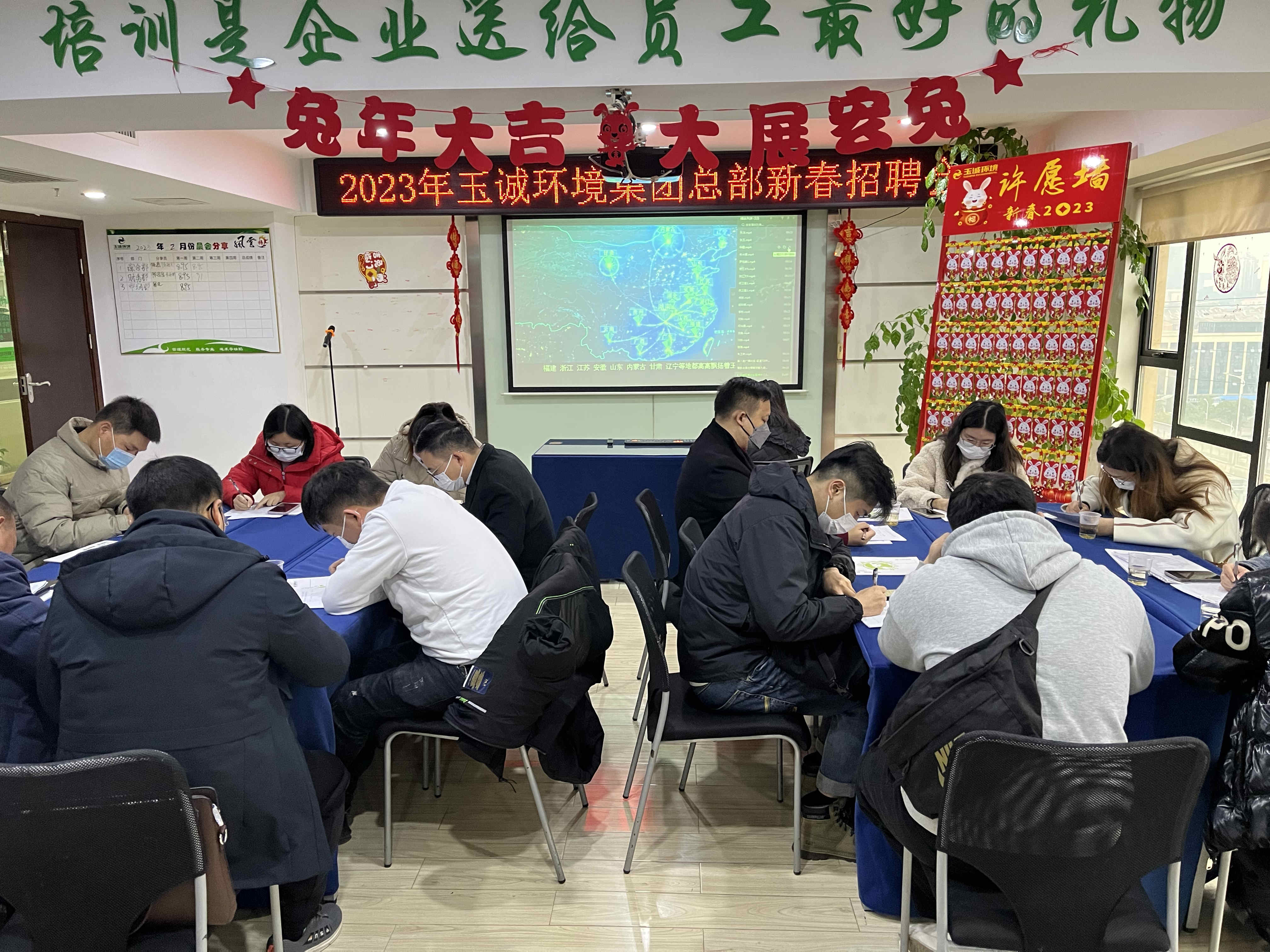 長沙清潔,長沙清潔服務,長沙專業(yè)清潔,長沙清潔公司,湖南專業(yè)清潔,長沙保潔公司,長沙專業(yè)保潔,長沙物業(yè)保潔
